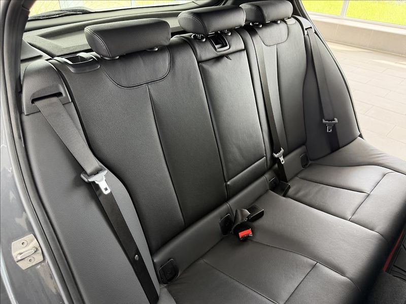 BMW Řada 1 3,0 i, M140i xDrive,Shadow,400 - fotka 33 z 41