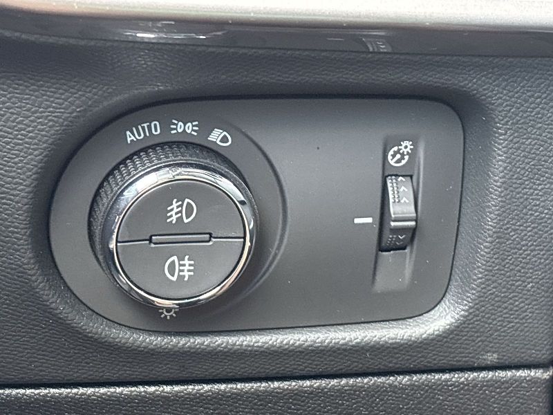 Opel Mokka (2022) 1.2 Turbo Ultimate - fotka 16 z 28