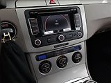 Volkswagen Passat (2009) 1.6 TDI, po STK, slušný stav - náhled 12