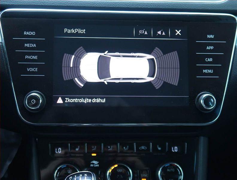 Škoda Superb (2018) Ambition 1.6 TDI, Serv.kniha - fotka 19 z 19