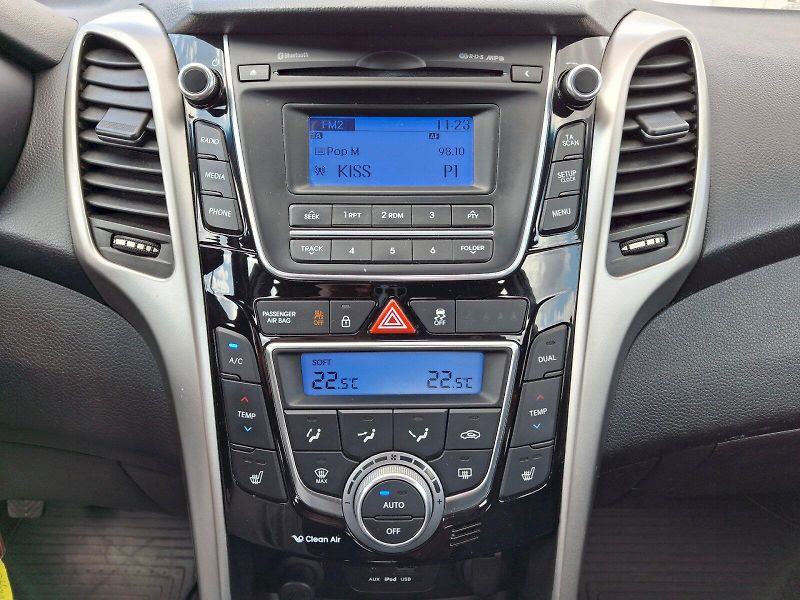Hyundai i30 (2015) Kombi - fotka 21 z 31