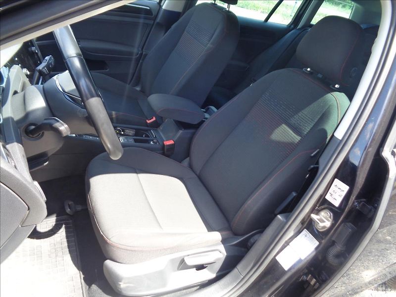 Volkswagen Golf (2018) 1,4 tsi - fotka 17 z 17