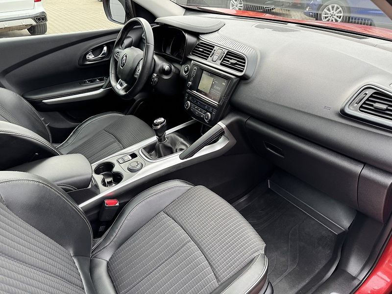 Renault Kadjar (2015) 1.6dCi AWD Bose LED Kamera - fotka 14 z 50