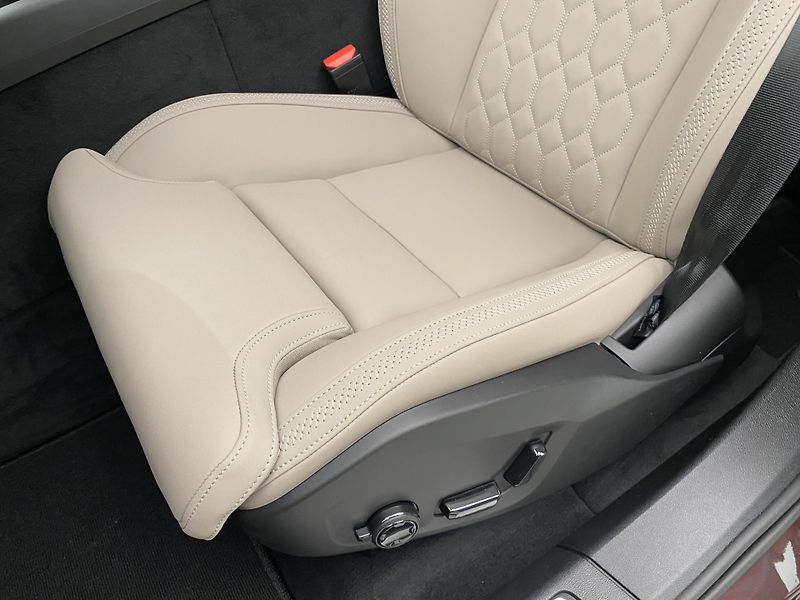 Volvo XC60 (2026) B5 AWD AUT DARK PLUS  - fotka 22 z 62