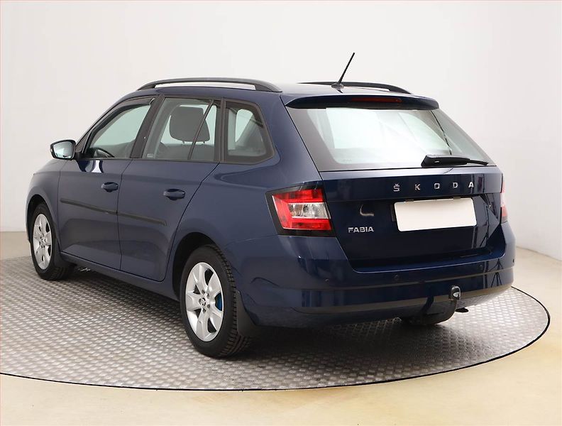 Škoda Fabia (2015) Ambition Plus 1.2 TSI, Navi - fotka 4 z 18