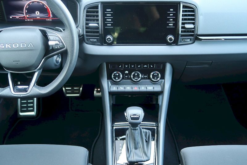 Škoda Karoq (2025) SPORTLINE 1.5 TSI 110 kW DSG - fotka 22 z 29