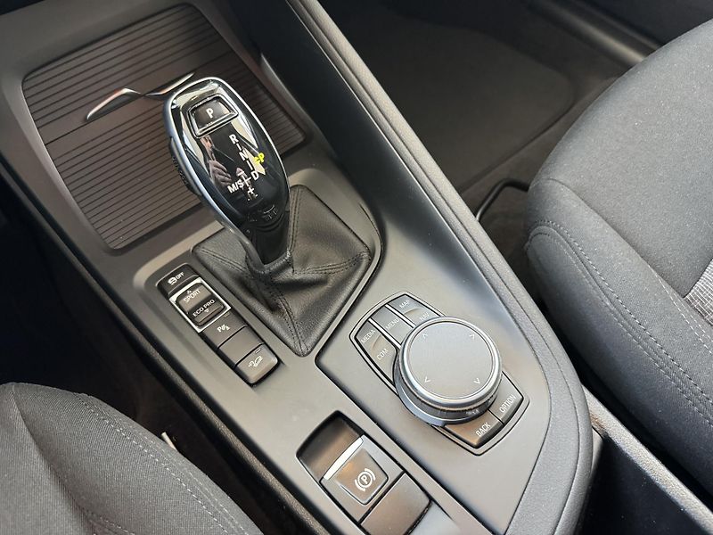 BMW X1 (2019) xDrive 18d AUT. LED NAVI TAŽNÉ - fotka 28 z 28