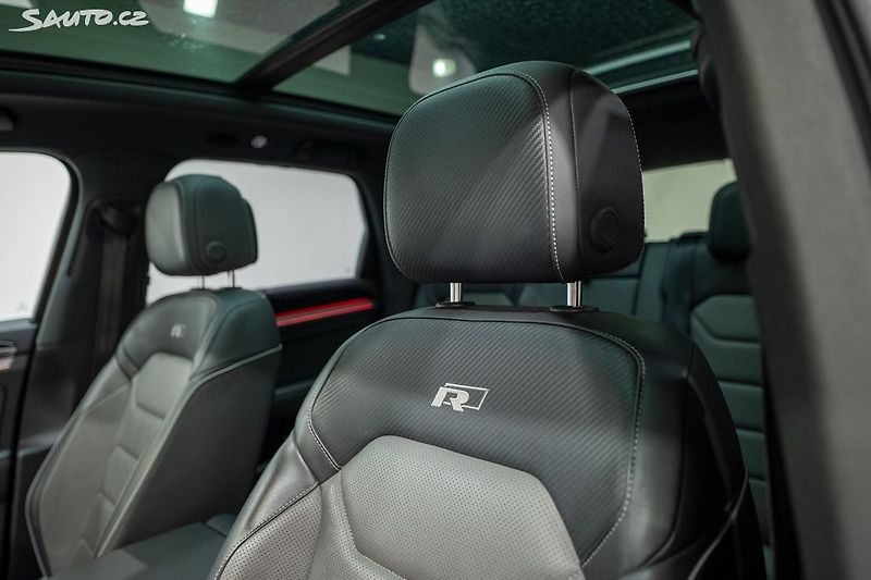 Volkswagen Touareg R-Line 3.0 TDI 210 kW - fotka 11 z 50