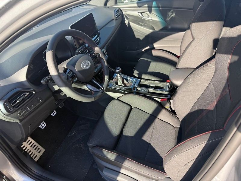 Hyundai i30 FB 1,5 TGDI N LINE - fotka 7 z 8
