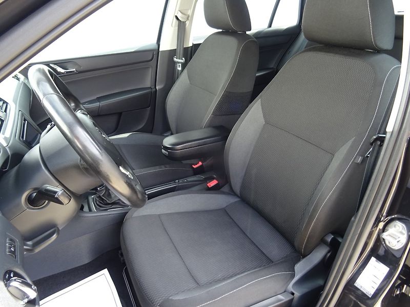 Škoda Rapid (2014) 1.6TDi,66kW,S,kniha,ALU - fotka 8 z 22