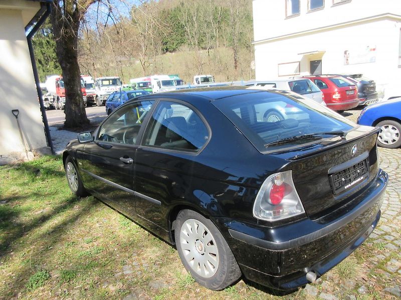 BMW Řada 3 (2002) 316 TI COMPACT 85 KW - fotka 4 z 14