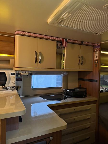 Hobby Ostatní (2014) HOBBY 560CFE PREMIUM - fotka 18 z 22