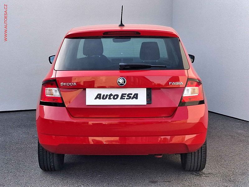 Škoda Fabia (2017) 1.0 TSi, Drive, navi, +kola - fotka 5 z 17