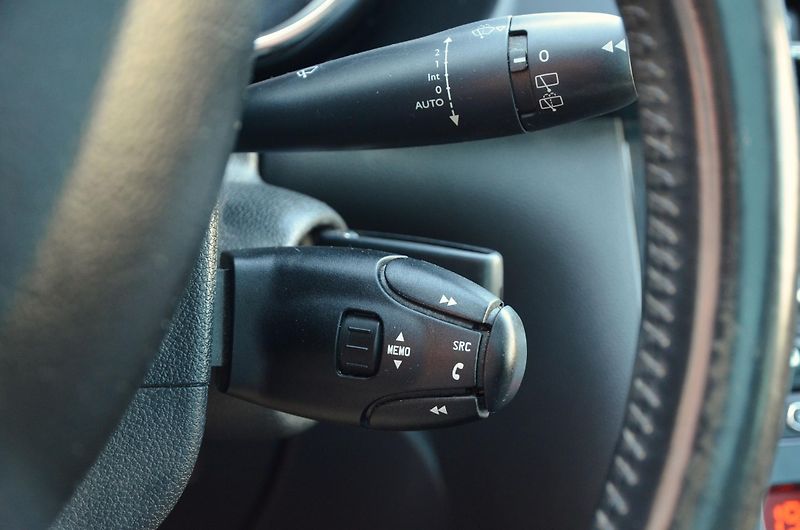 Peugeot 3008 (2015) 1.6 HDi 88kW XENON PANORAMA - fotka 26 z 37