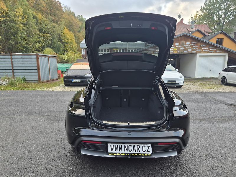 Porsche Taycan Cross Turisno 4S 93kWH  92,6% - fotka 12 z 46