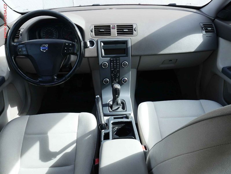 Volvo V50 (2011) 2.0 D3, autoAC, temp - fotka 8 z 14