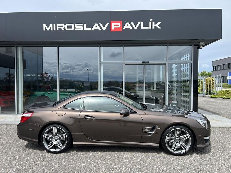 Mercedes-Benz SL 63 AMG Roadster - fotka 4 z 42