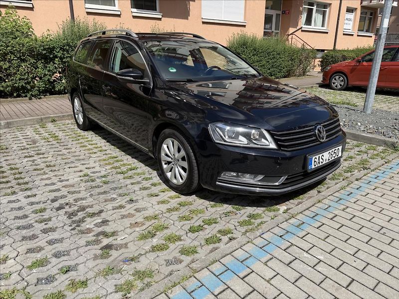 Volkswagen Passat 2,0TDi 103kW Comfort. Variant - fotka 2 z 14