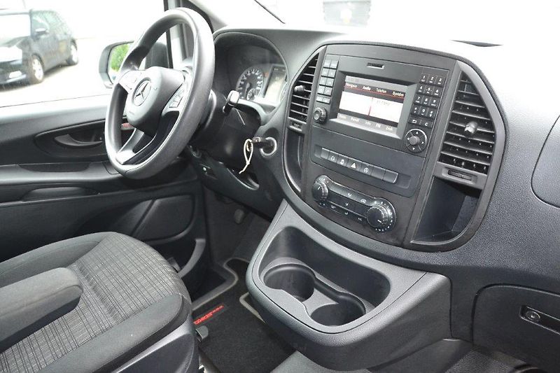 Mercedes-Benz Vito 4x4  7G automat 8-míst - fotka 16 z 29
