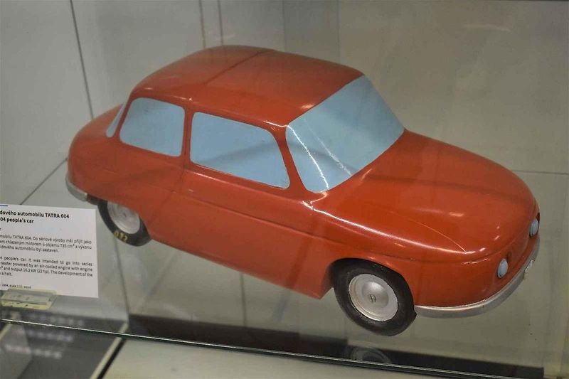 Sanitní Tatra 603A