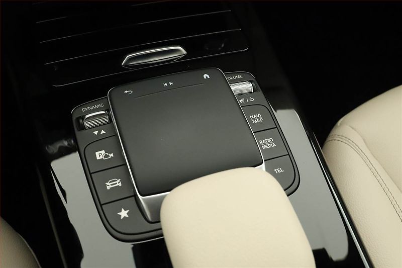 Mercedes-Benz CLA (2022) 200 d - fotka 14 z 22