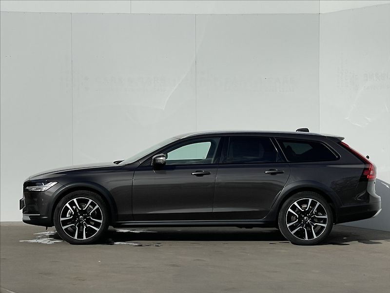 Volvo V90 2,0 B4 AWD Cross Country Plus - fotka 2 z 21