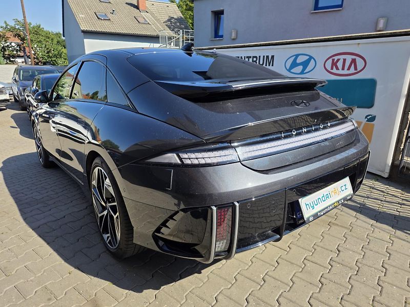 Hyundai Ioniq 6 PANORAMA-4x4-77,4kWh - fotka 16 z 17