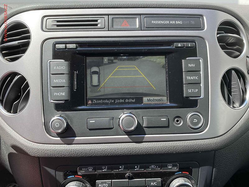 Volkswagen Tiguan (2015) 1.4 TSi, Lounge, navi - fotka 18 z 19