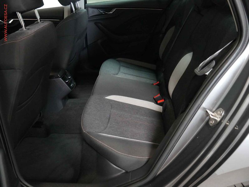 Škoda Kamiq (2023) 1.0 TSI, ČR, Style - fotka 10 z 18