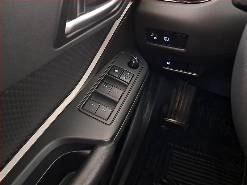 Toyota C-HR (2023) Comfort 1.8 Hybrid, COMFORT - fotka 16 z 19