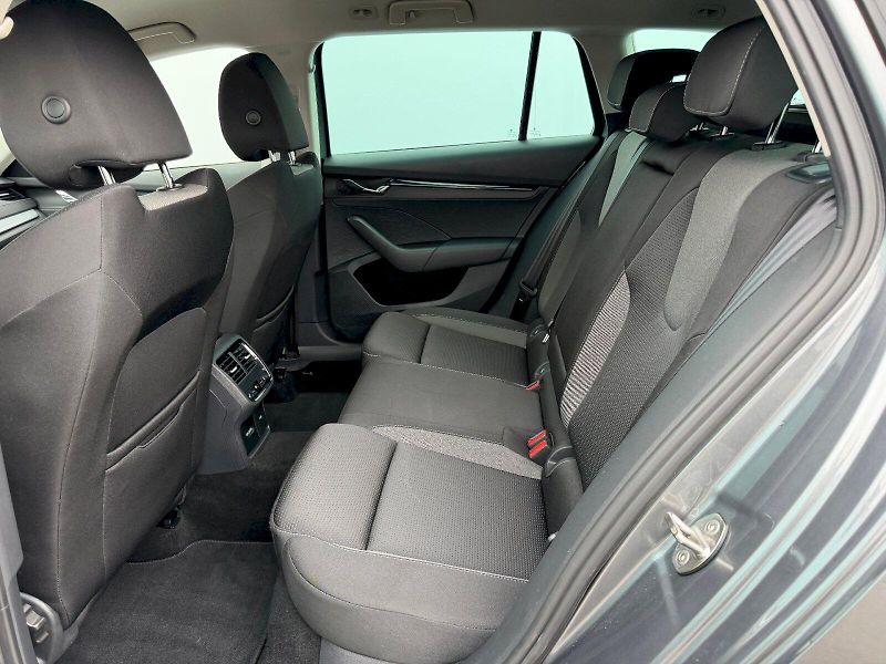 Škoda Octavia (2023) Combi 2.0 TDI 110kW DSG Tour - fotka 23 z 35