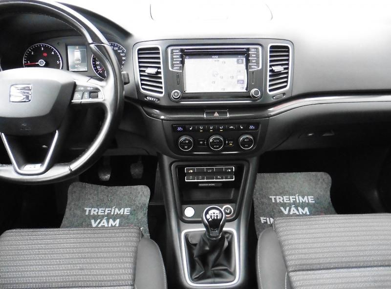 Seat Alhambra 2.0 TDi Xcellence Navi 7.mist. - fotka 15 z 19
