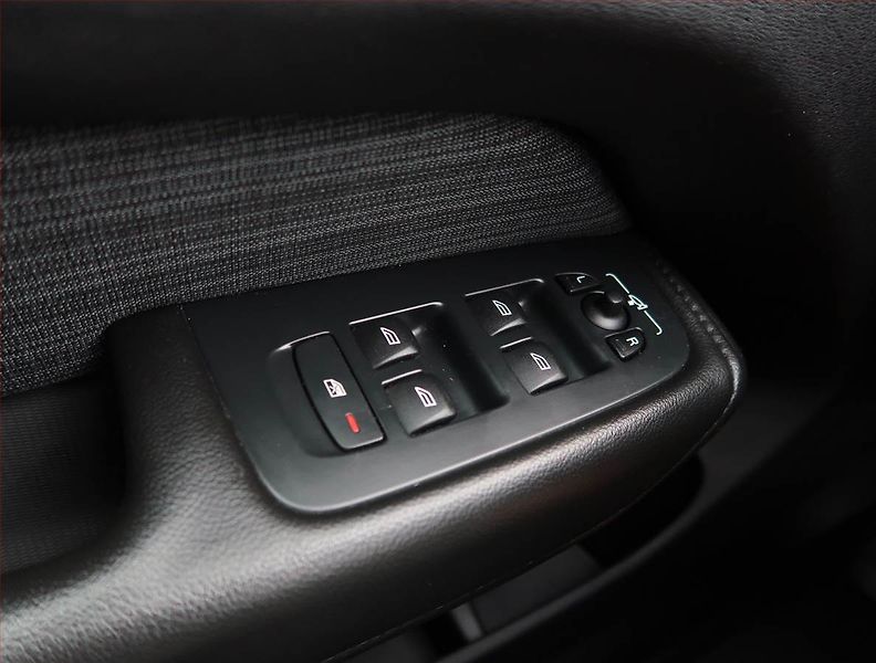 Volvo XC60 (2022) T6 Recharge - fotka 22 z 29