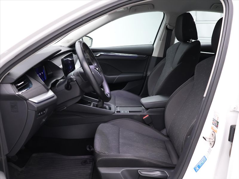 Škoda Octavia 1,5 TSI 110kW Style Aut.klima - fotka 10 z 31