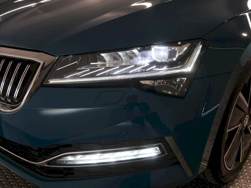 Škoda Superb (2023) LAURIN&KLEMENT 2.0TSI 206KW 4x - fotka 10 z 47