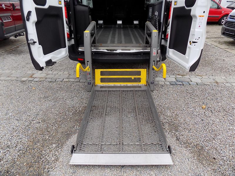 Ford Transit 2,2 TDCI LWB TREND 9 SD RAMPA - fotka 20 z 42