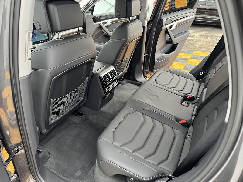 Volkswagen Touareg 3.0Tdi*1-MAJ*DPH*ELEGANCE* - fotka 13 z 49