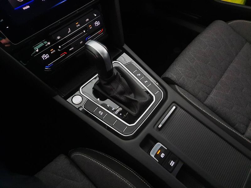 Volkswagen Passat Variant (2023) 2.0 TDI (110kW/150k) DSG, Busi - fotka 13 z 26
