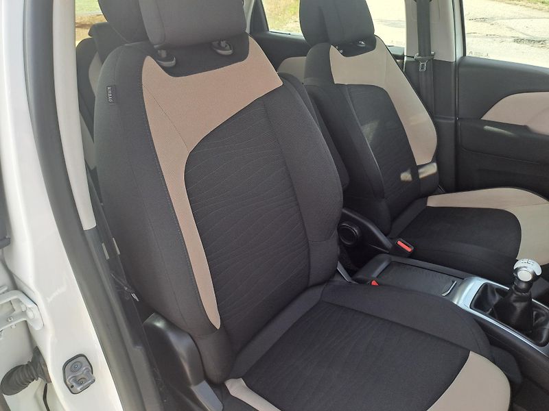 Citroën C4 Picasso (2014) 1.6 ČR 1. MAJITEL, PĚKNÝ STAV - fotka 16 z 32