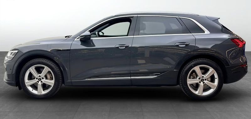 Audi Q8 e-tron 50 Q Vzd. odpružení Kamera Taž - fotka 2 z 20