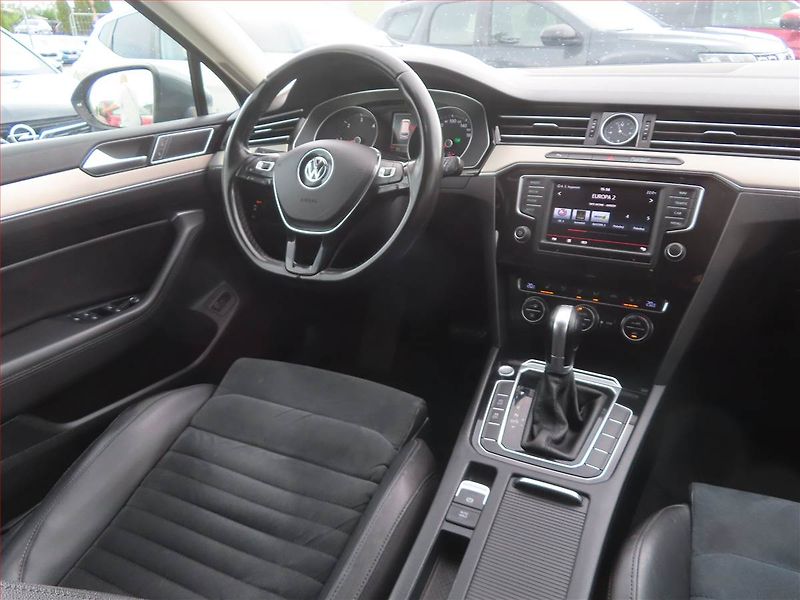 Volkswagen Passat (2015) 2.0 TDI, Automat, Kůže, Navi - fotka 7 z 21