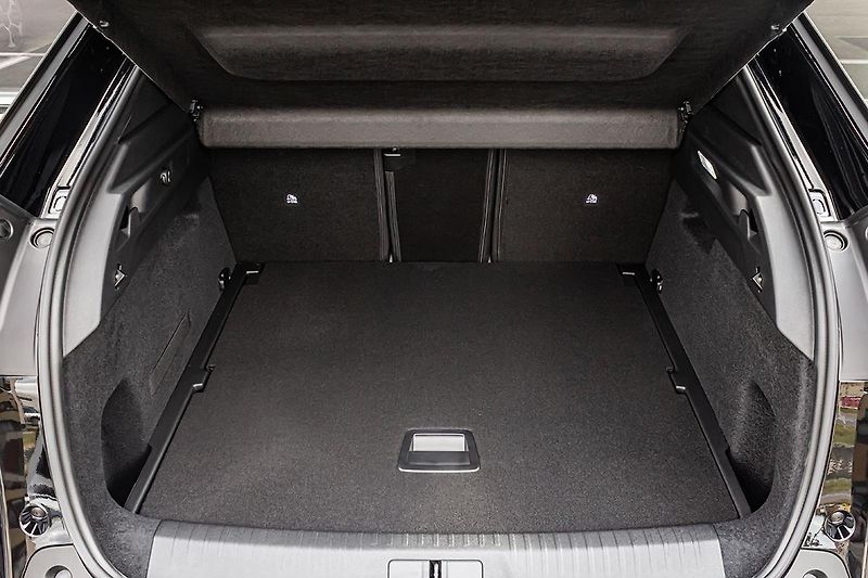 Peugeot 3008 (2026) 1,2   BUSINESS Hybrid 145 e-DC - fotka 7 z 13