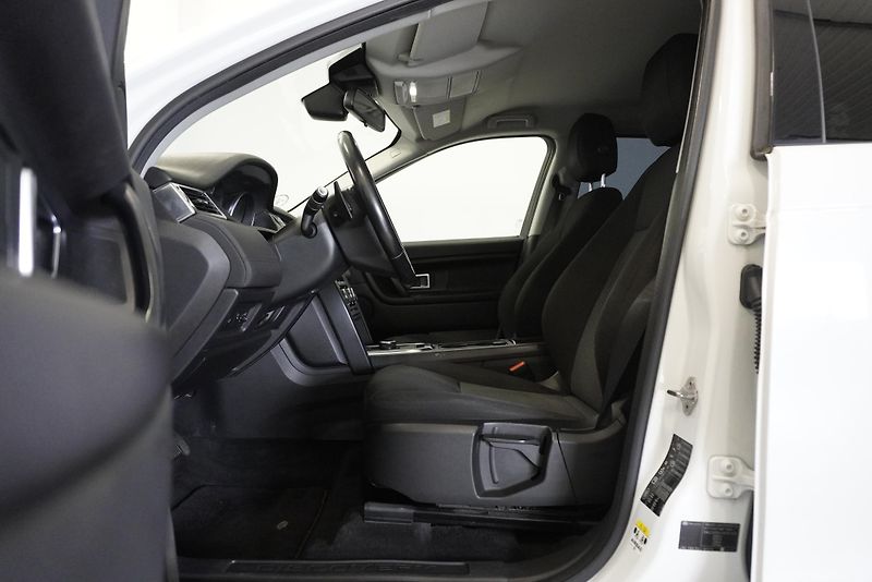 Land Rover Discovery Sport 2.0D 177kW 4x4 AUTOMAT - fotka 11 z 29