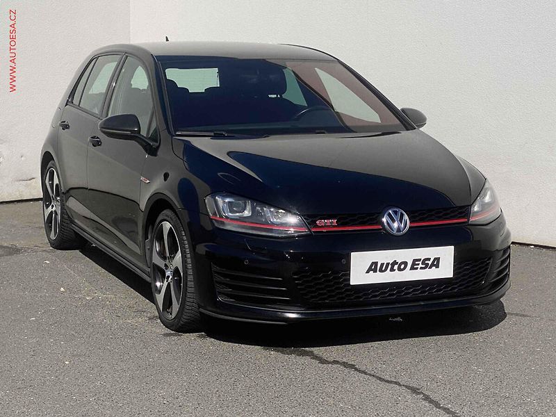 Volkswagen Golf (2016) 2.0 TSi, GTi, DSG, bixen - fotografie inzerátu