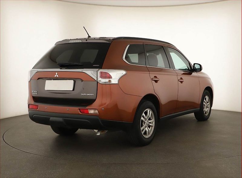 Mitsubishi Outlander (2012) 2.0, 4X4, Automat, Tempomat - fotka 5 z 14