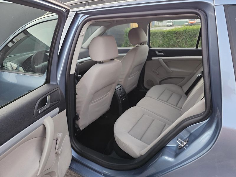 Škoda Octavia 1.6 85kW,KLIMA,TEMPOMAT,2xKOLA - fotka 32 z 37
