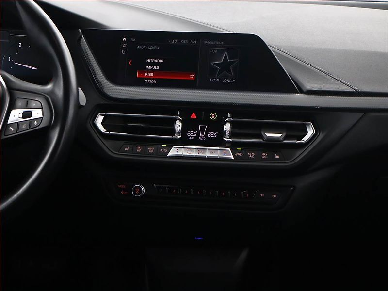 BMW Řada 1 (2019) Luxury Line 116d, Automat - fotka 9 z 18