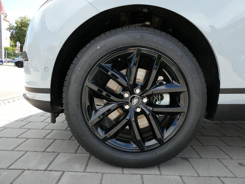 Land Rover Range Rover Velar (2026) 2,0 S D200 - fotka 2 z 34