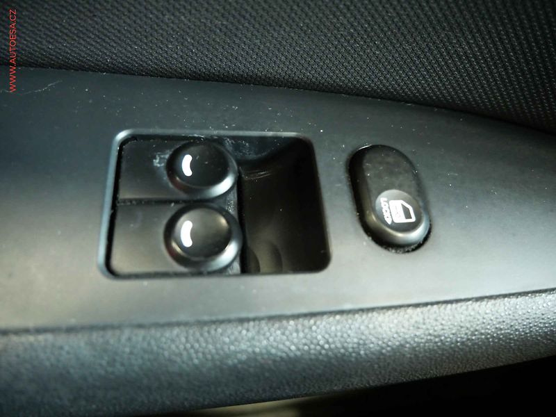 Hyundai i30 (2009) 1.4i, ČR, STK2/28 - fotka 14 z 20
