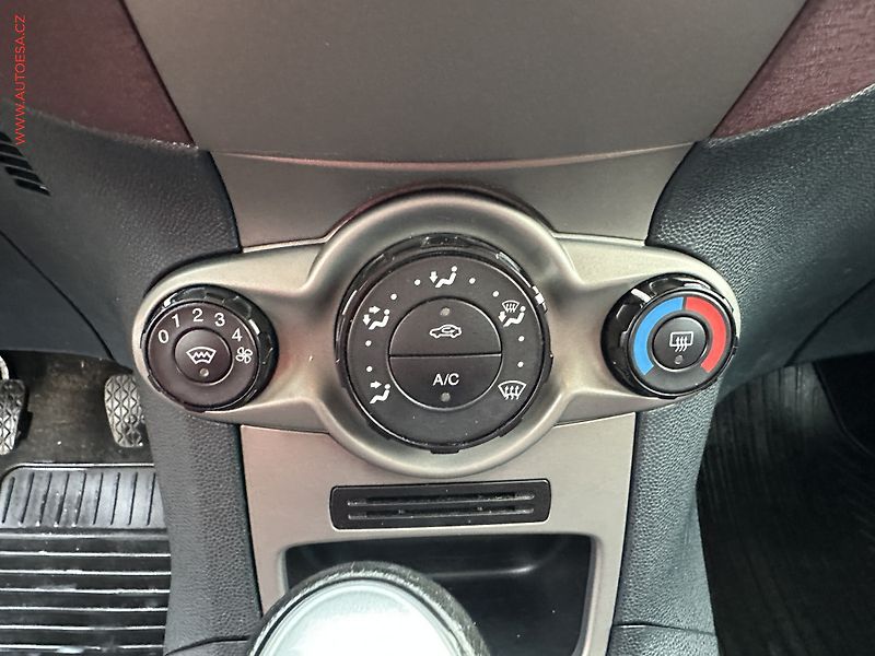 Ford Fiesta (2009) 1.25, AC - fotka 15 z 16